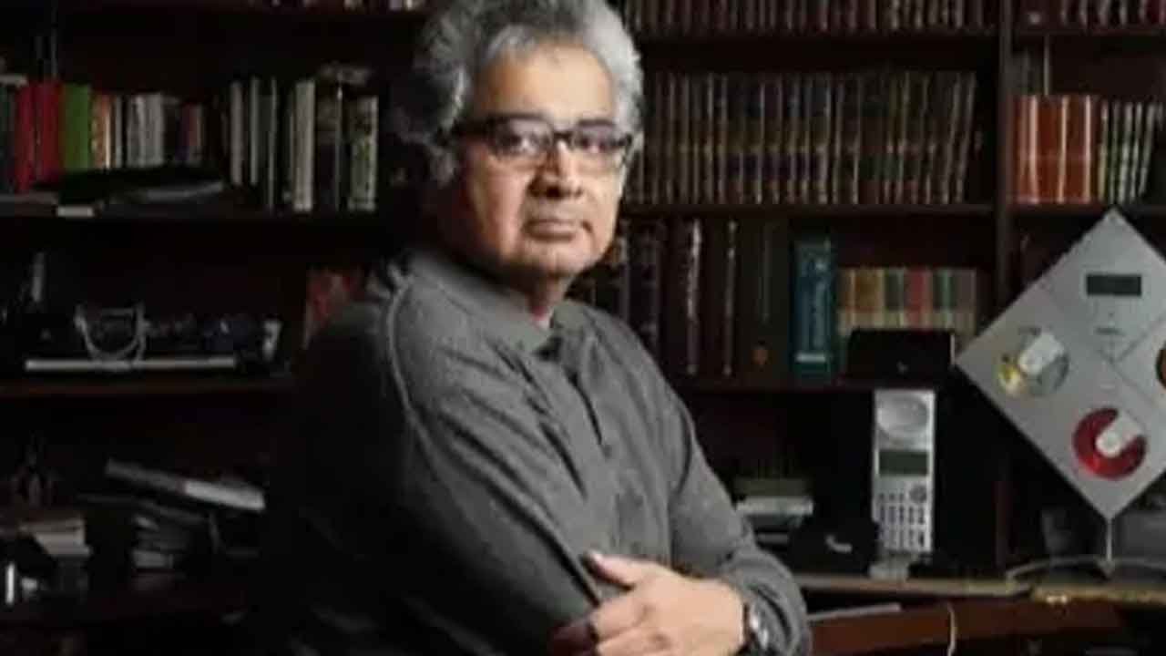 లౌకికవాదం, సామ్యవాదం పదాలను తొలగించాలి