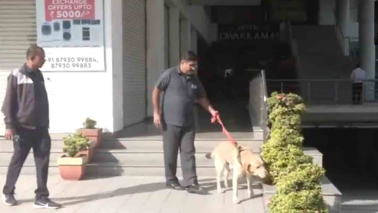 Bomb Threats | ఉదయం పాఠశాలలు.. ఇప్పుడు హోటల్‌.. దేశంలో కలకలం రేపుతున్న వరుస బాంబు బెదిరింపులు