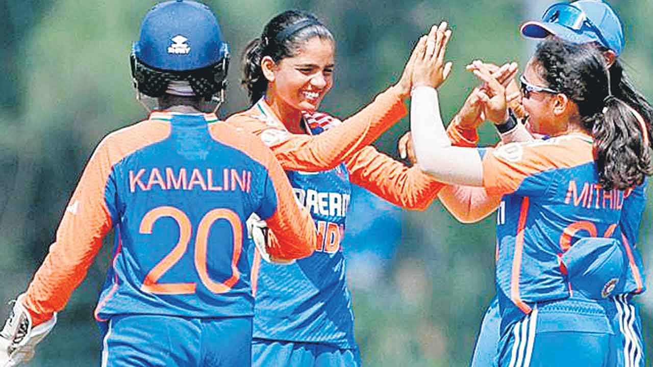 యువ భారత్‌ బోణీ