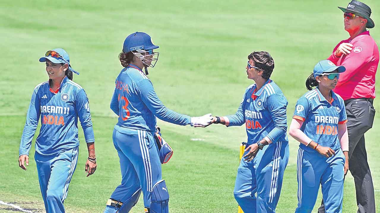 పరువు పోరాటం.. నేడు భారత్‌, ఆస్ట్రేలియా మహిళల మూడో వన్డే