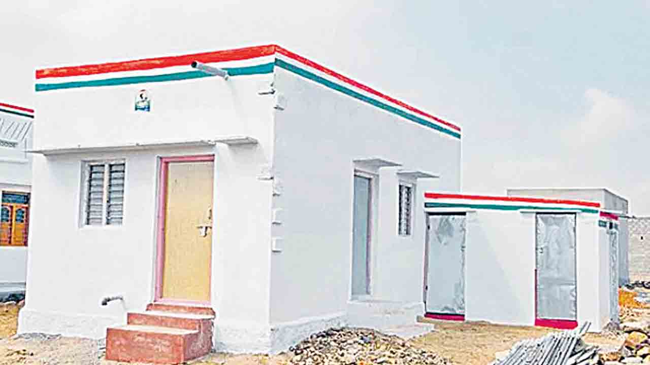 Indiramma Indlu | జాగ ఉంటేనే ఇల్లు అంటున్న సర్కార్‌.. పట్టణ పేదలకు ‘ఇండ్లు’ లేనట్టేనా?