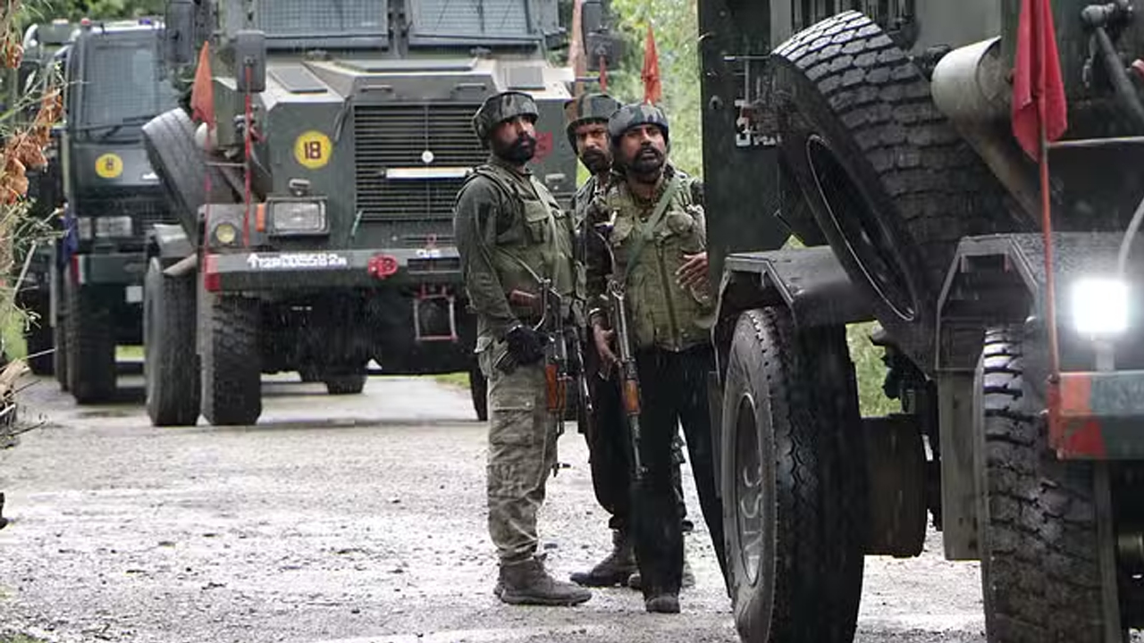 Jammu Kashmir | ఒకరిపై ఒకరు కాల్పులు.. ఉదంపూర్‌లో ఇద్దరు పోలీసులు మృతి..!