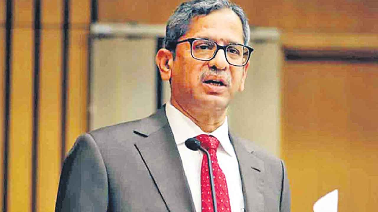 భాషా, సంస్కృతిని కాపాడుకోవాలి