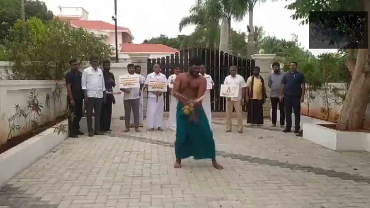 K Annamalai | అన్నా వర్సిటీ ఘటనను నిరసిస్తూ కొరడాతో కొట్టుకున్న అన్నామలై..Video