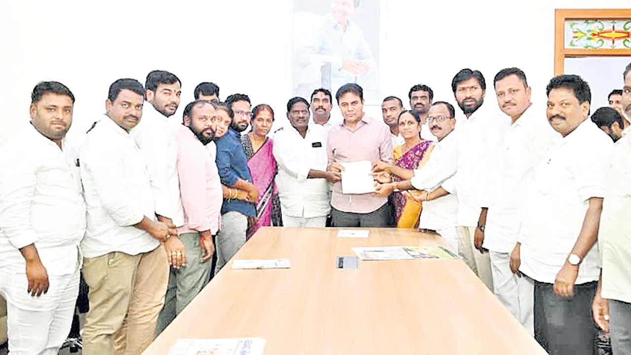 పెండింగ్‌ బిల్లులు ఇప్పించండి