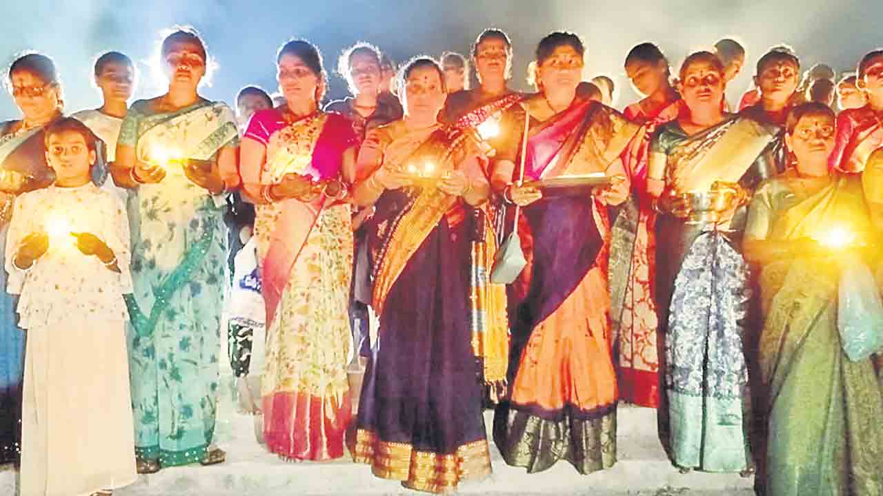 ఘనంగా కార్తిక దీపోత్సవం