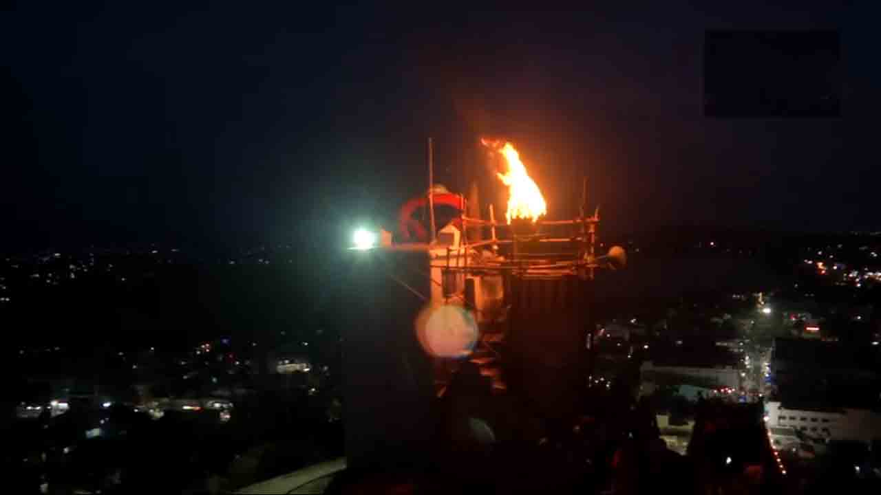 Karthika Deepam | తిరుపరాంకుండ్రమ్‌లో వెలిగిన మహాదీపం..Video