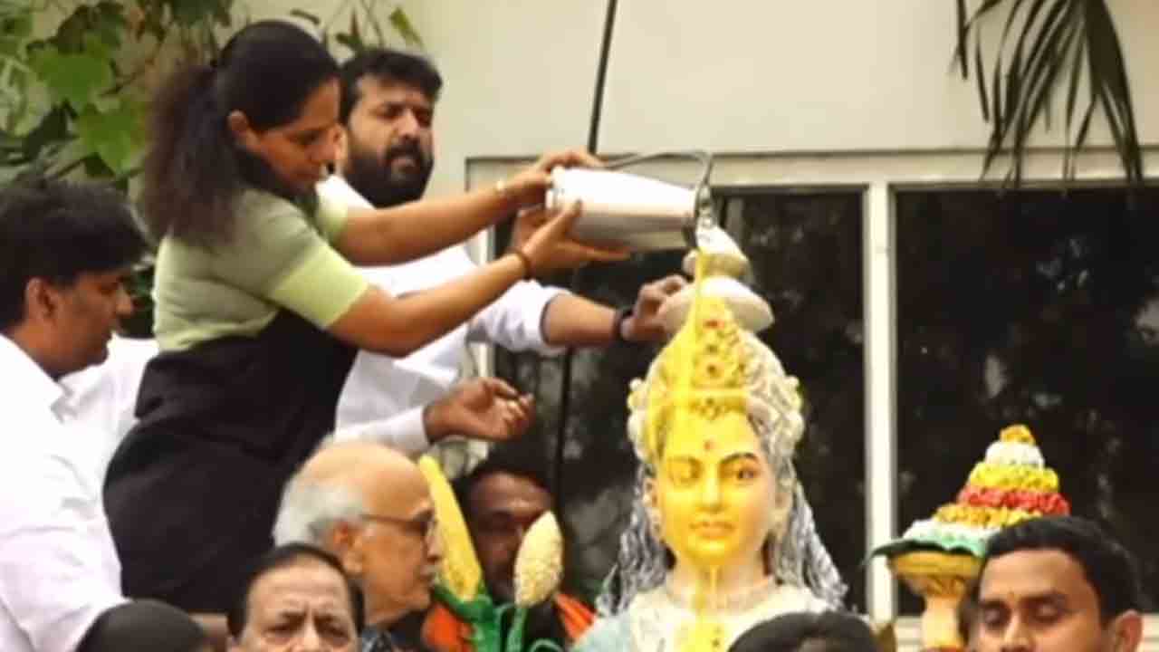 MLC Kavitha | ఉద్యమ తల్లే మా తల్లి.. హస్తం గుర్తు తల్లిని ఆమోదించం: ఎమ్మెల్సీ కవిత