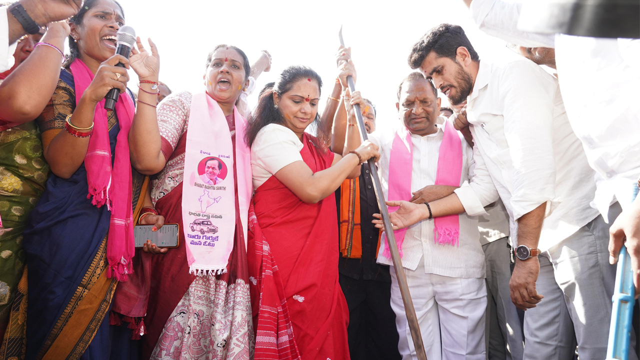 MLC Kavitha | రేవంత్‌ సర్కారు ఆదేశాలను ధిక్కరించి.. ఉద్యమ తల్లి విగ్రహ ప్రతిష్టాపనకు కవిత భూమిపూజ