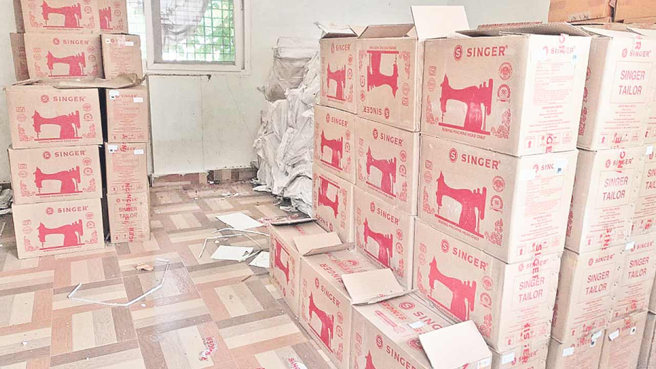 అన్నింటా అదే కుట్ర