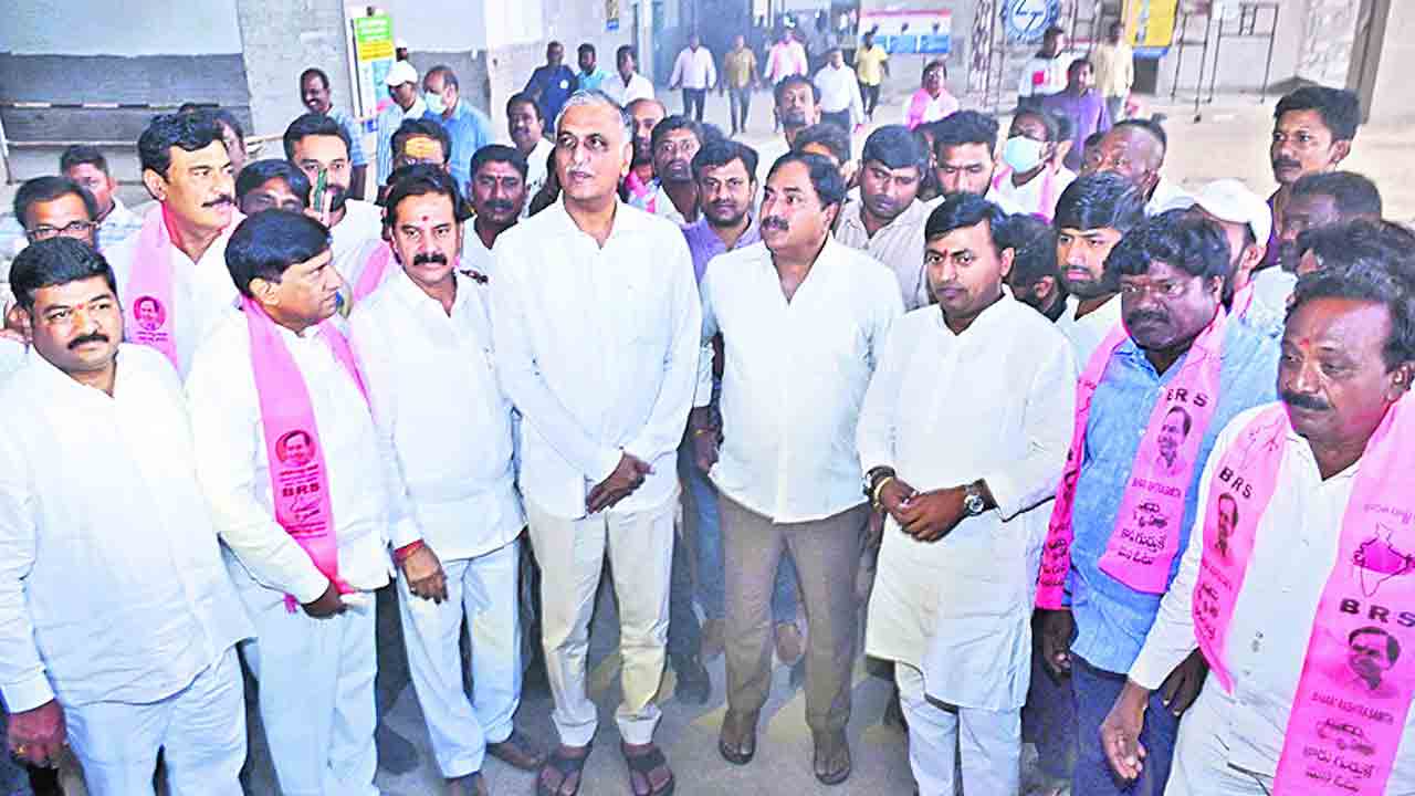 ప్రజావైద్యంపై ఇంత నిర్లక్ష్యమా?