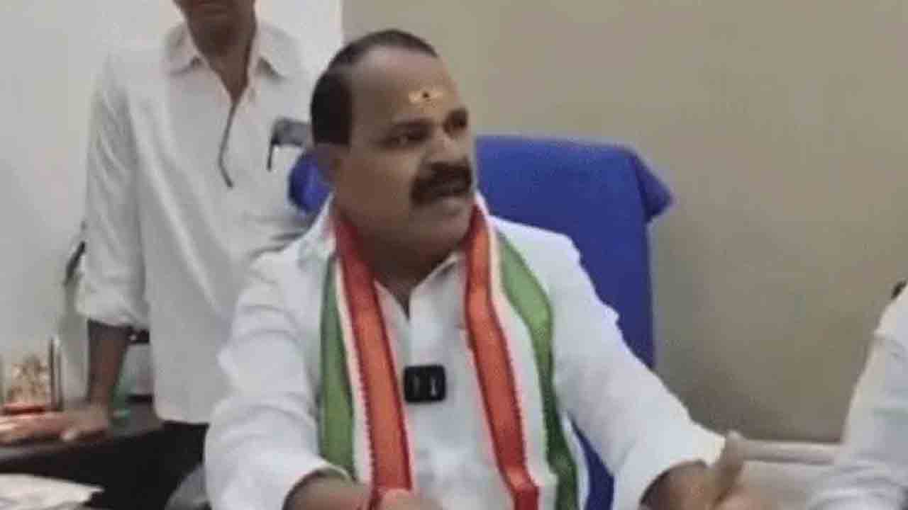 MLA Shankar | షాద్‌నగర్‌ ఎమ్మెల్యేపై కాంగ్రెస్‌ వెలమ నేతల గుస్సా.. శంకర్‌పై చర్యల కోసం పార్టీ పెద్దలపై ఒత్తిడి