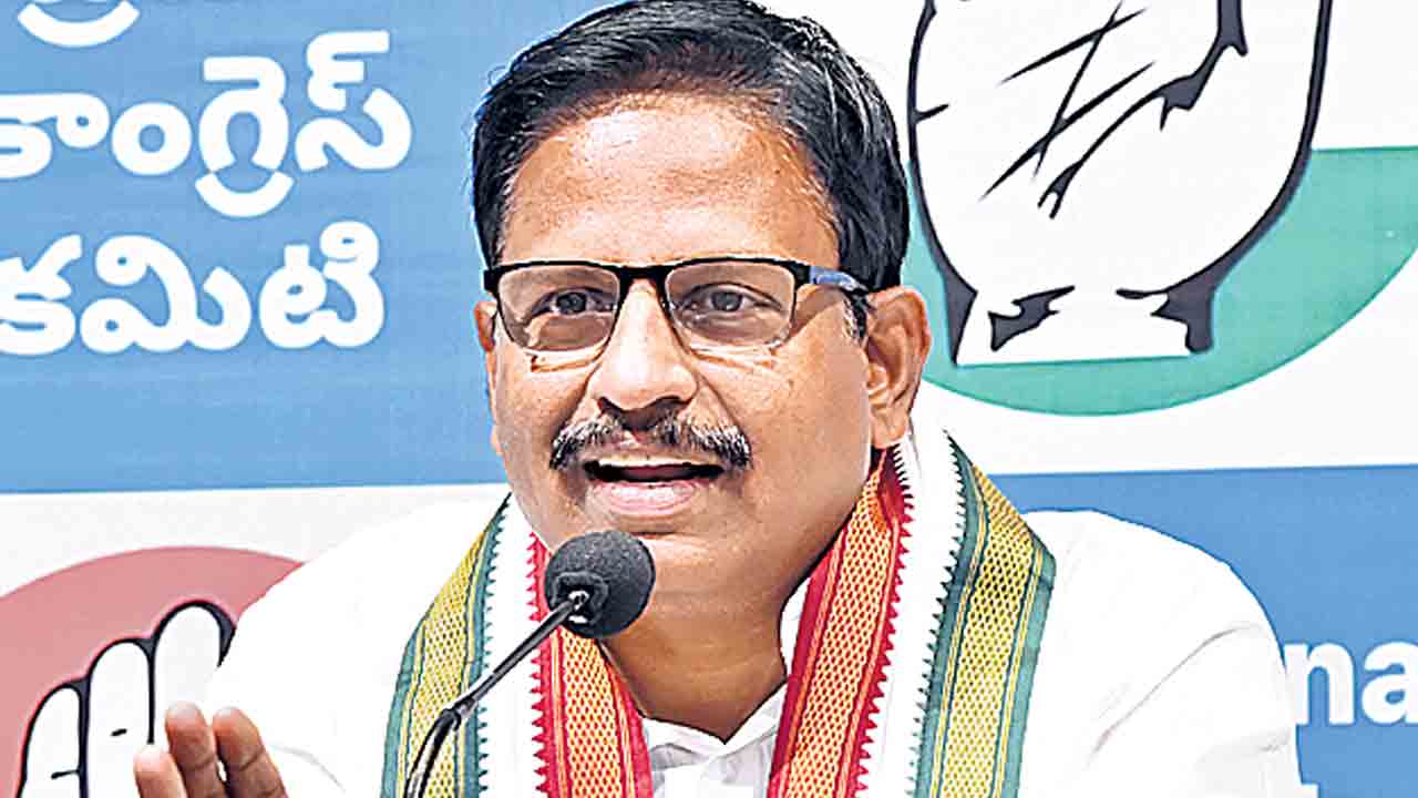 Yennam Srinivas Reddy | 70 శాతం గ్రామాల్లో బతుకమ్మ ఆడరు.. ఆడినా అగ్రకులాల మహిళలు మాత్రమే: ఎమ్మెల్యే యెన్నం