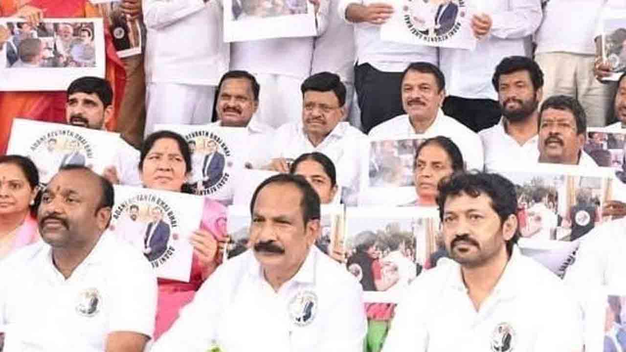 కాంగ్రెస్ ప్రభుత్వ తీరు అప్రజాస్వామికం