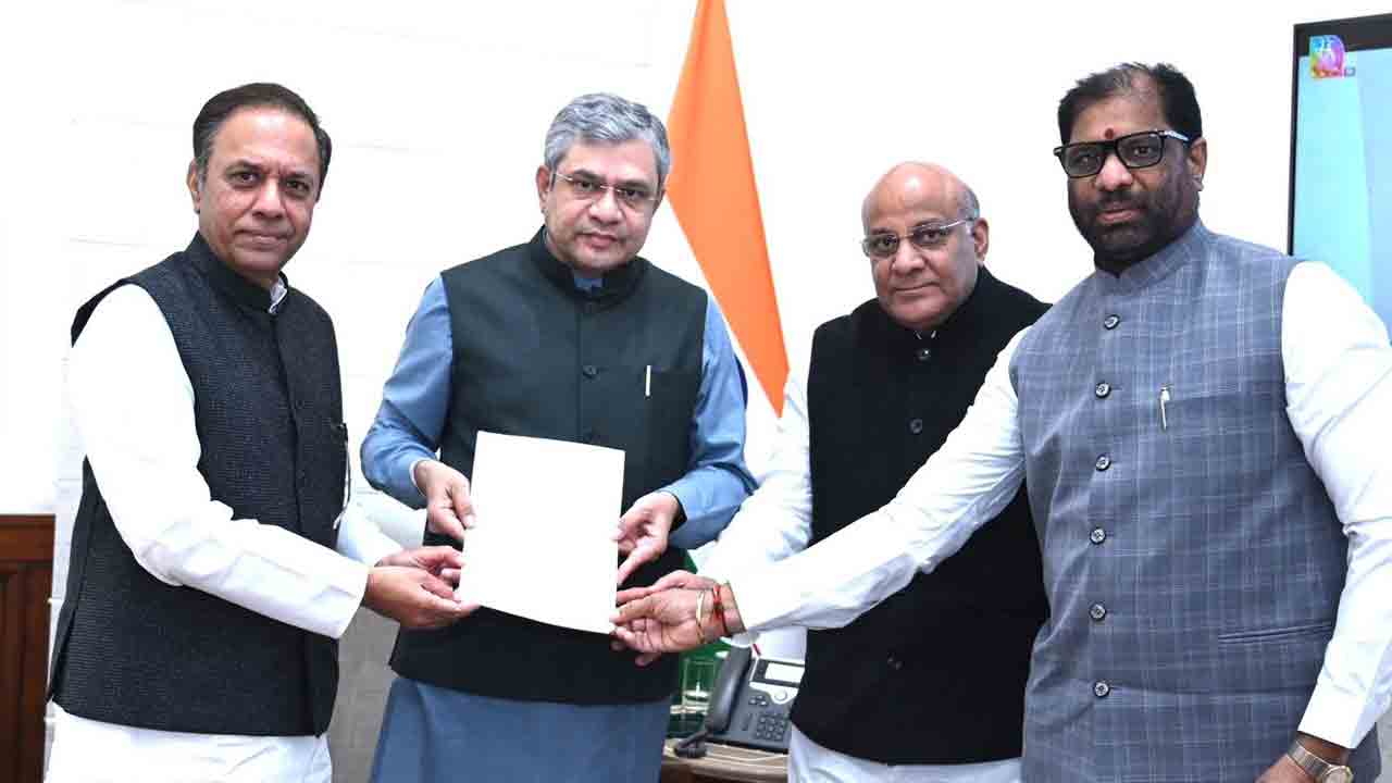 ఉమ్మడి జిల్లాలో ‘రైల్వే’ సమస్యలు పరిష్కరించాలి