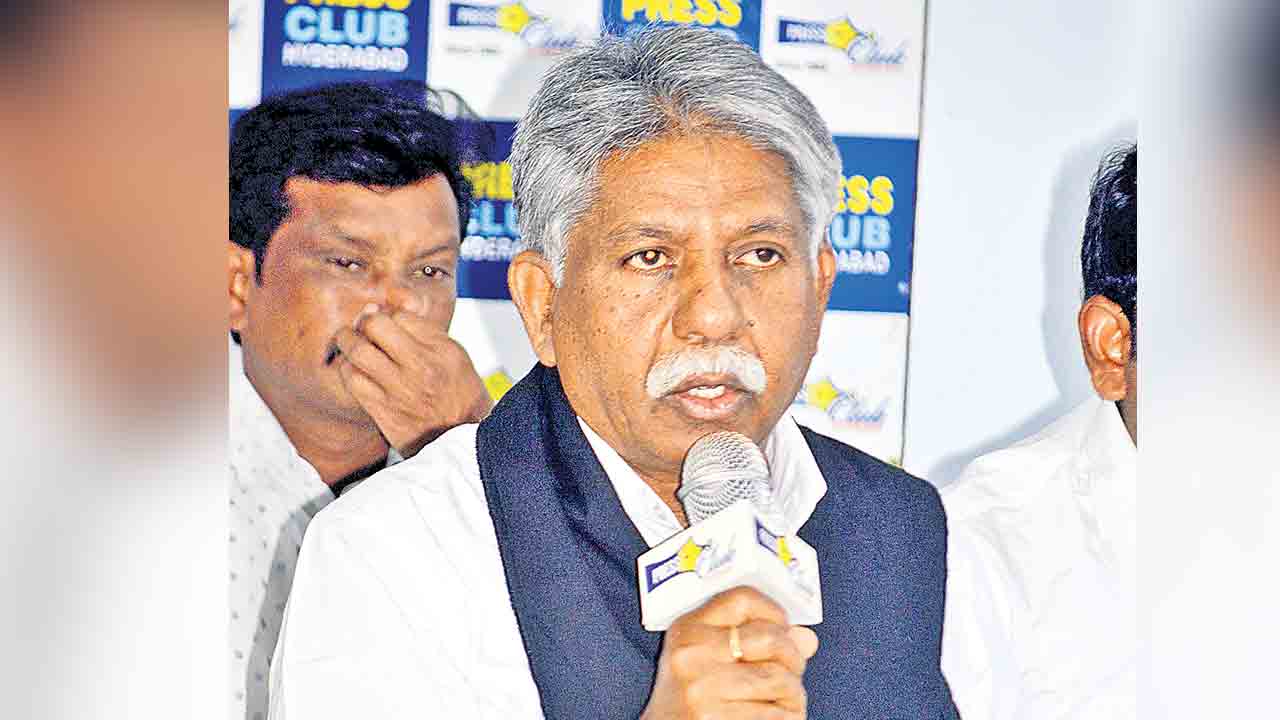 మాదిగ కళాకారులకు గుర్తింపు ఇవ్వరా?