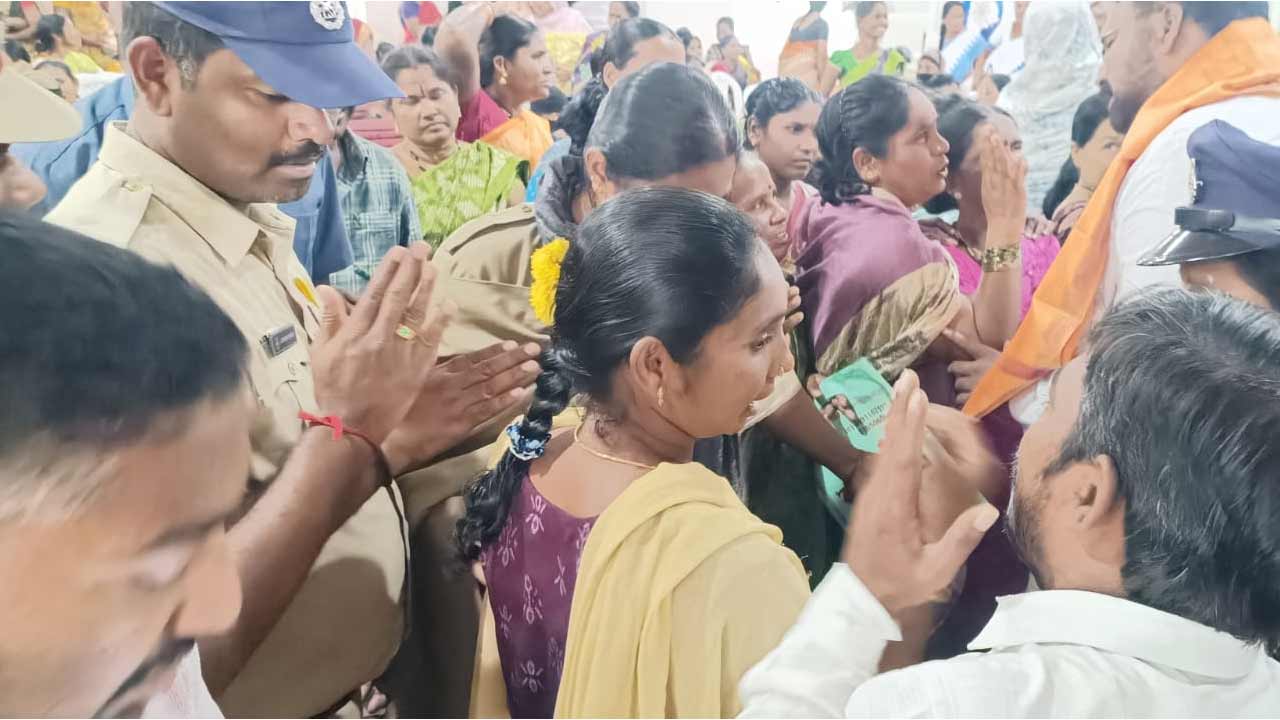 ఎమ్మెల్యేకు చేదు అనుభవం