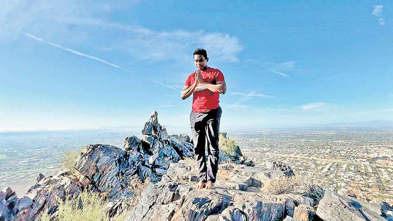 Maripelly Praveen | పియస్టెవా శిఖరంపై జగిత్యాల వాసి సూర్యనమస్కారాలు