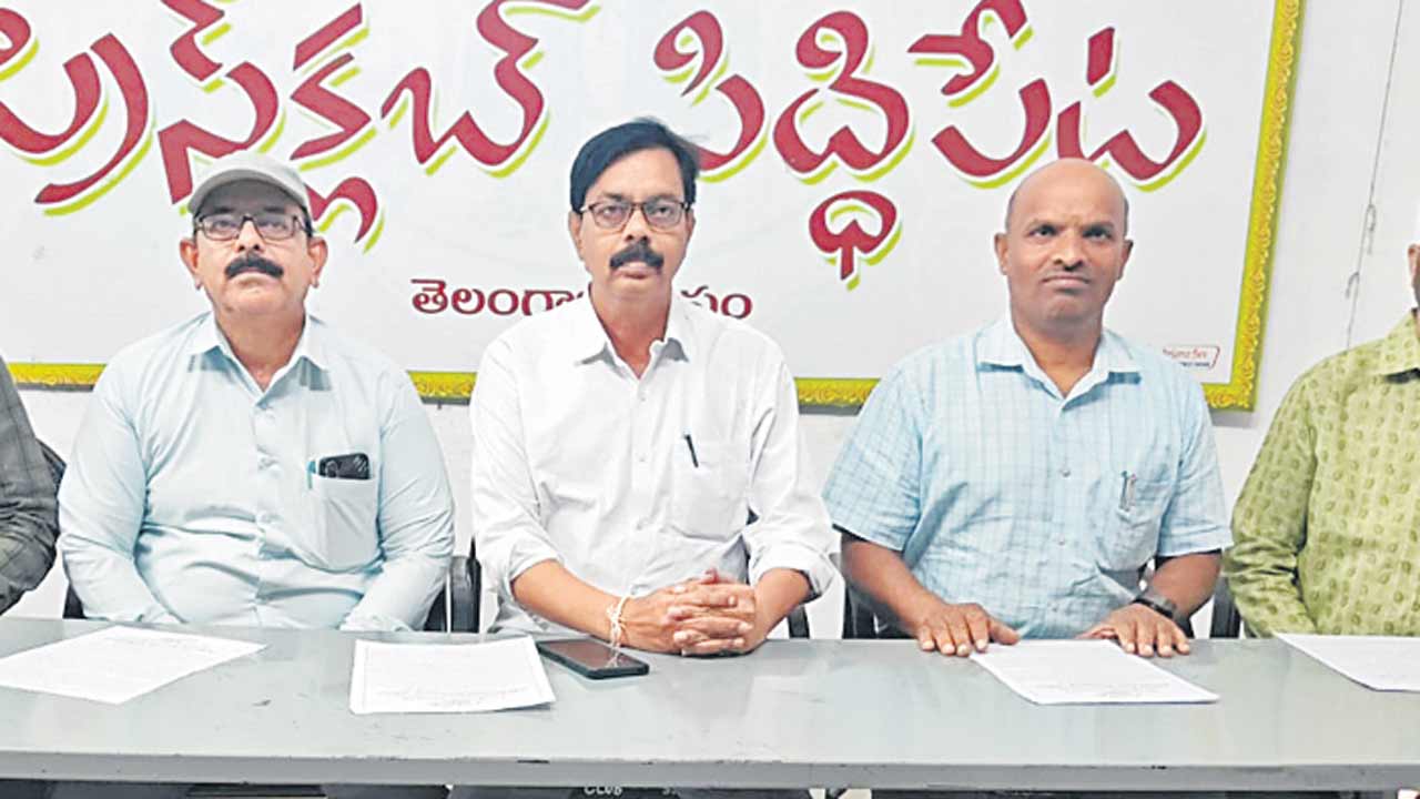 తెలంగాణ తల్లి విగ్రహం మార్పు అవివేకం