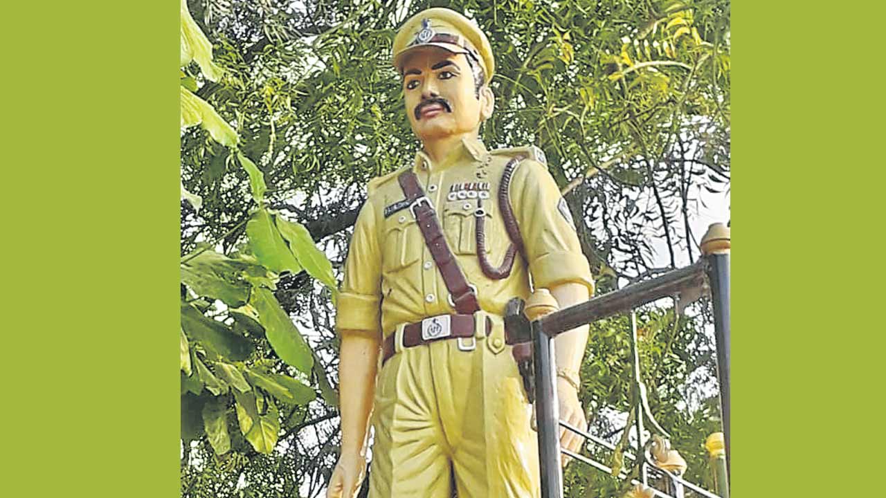 ప్రజాపోలీస్‌ జాన్‌విల్సన్‌