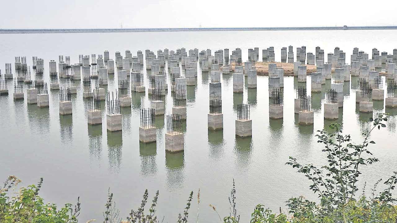 అభివృద్ధి అంతంతే !