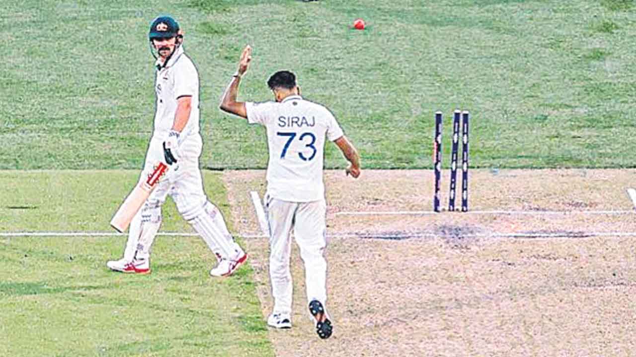 సిరాజ్‌కు జరిమానా