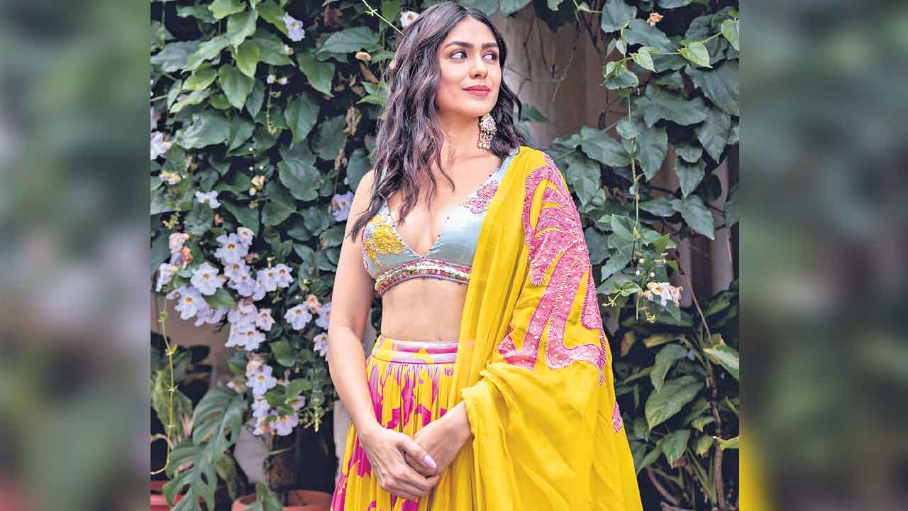 Mrunal Thakur | స్పిరిట్‌లో మృణాల్‌?