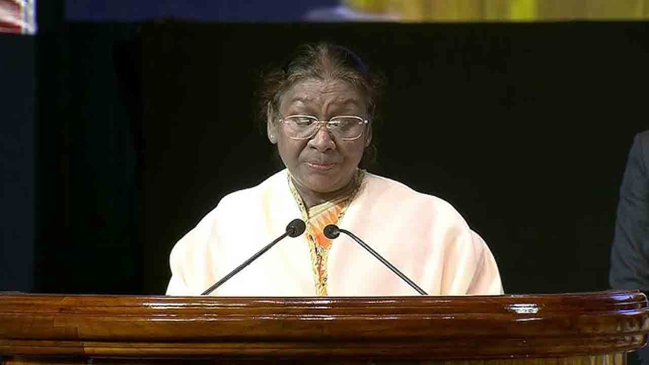 President Draupadi Murmu | ప్రతి డాక్టర్‌ సేవకే ప్రాధాన్యత ఇవ్వాలి : రాష్ట్రపతి ద్రౌపది ముర్ము