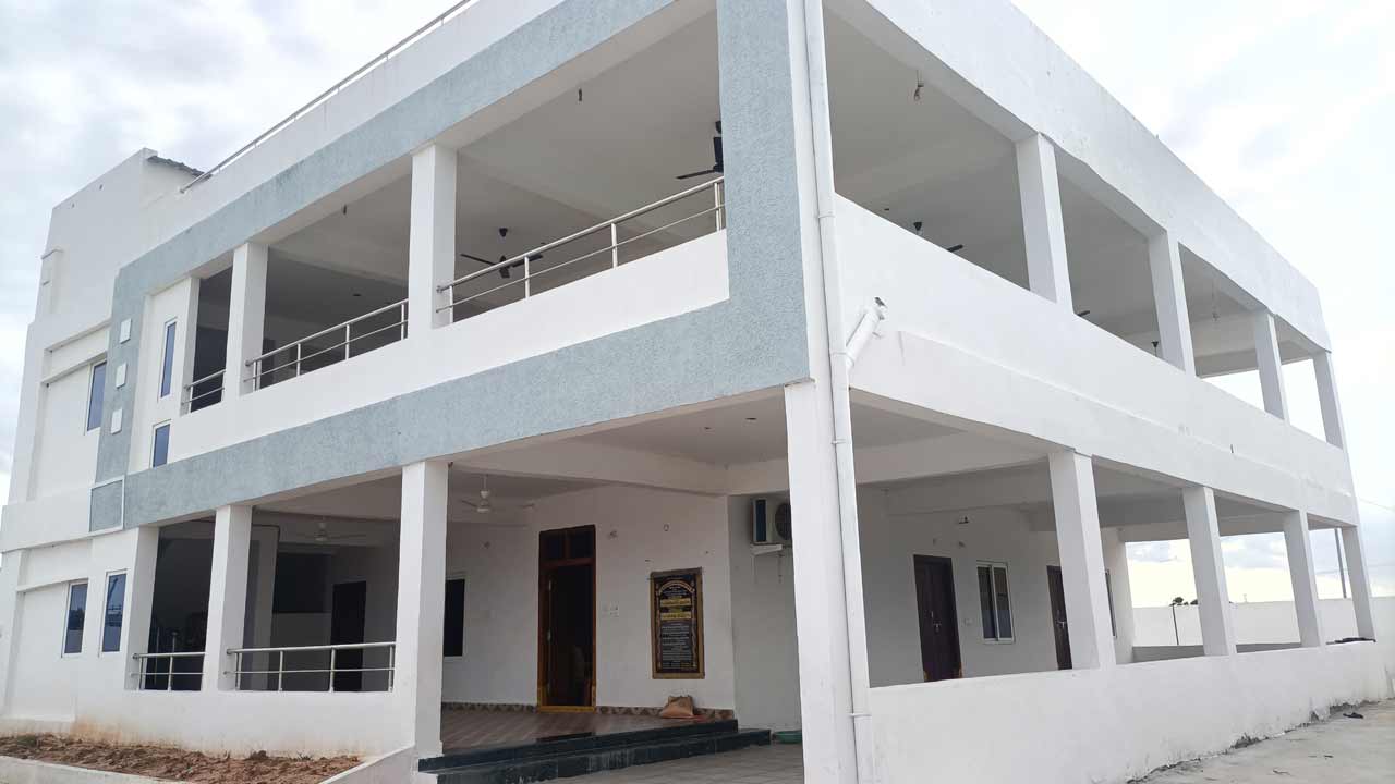 క్యాంపు కార్యాలయంలోకి రాని ఎమ్మెల్యే సామేల్‌