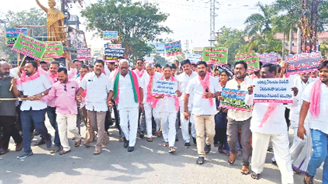 లగచర్ల రైతులకు అండగా…