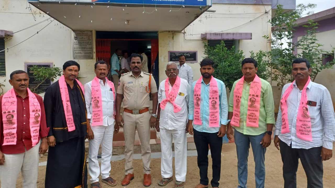 ఎక్కడికక్కడ మాజీ సర్పంచుల అరెస్ట్‌