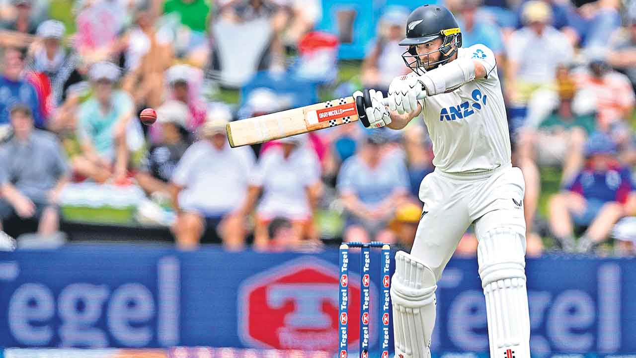 కివీస్‌ 315/9.. ఇంగ్లండ్‌తో మూడో టెస్టు