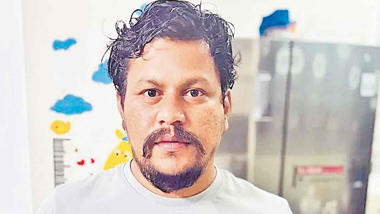 AEE Nikesh | రోజుకు 2 లక్షలు జేబులో పడాల్సిందే.. టార్గెట్‌గా పెట్టుకున్న ఏఈఈ నికేశ్‌కుమార్‌