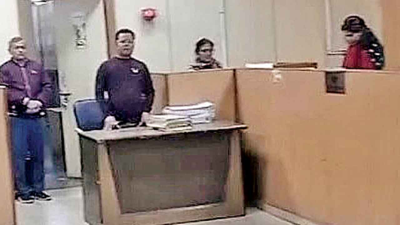 Noida Authority | ఉద్యోగులకు స్టాండింగ్‌ పనిష్మెంట్‌!