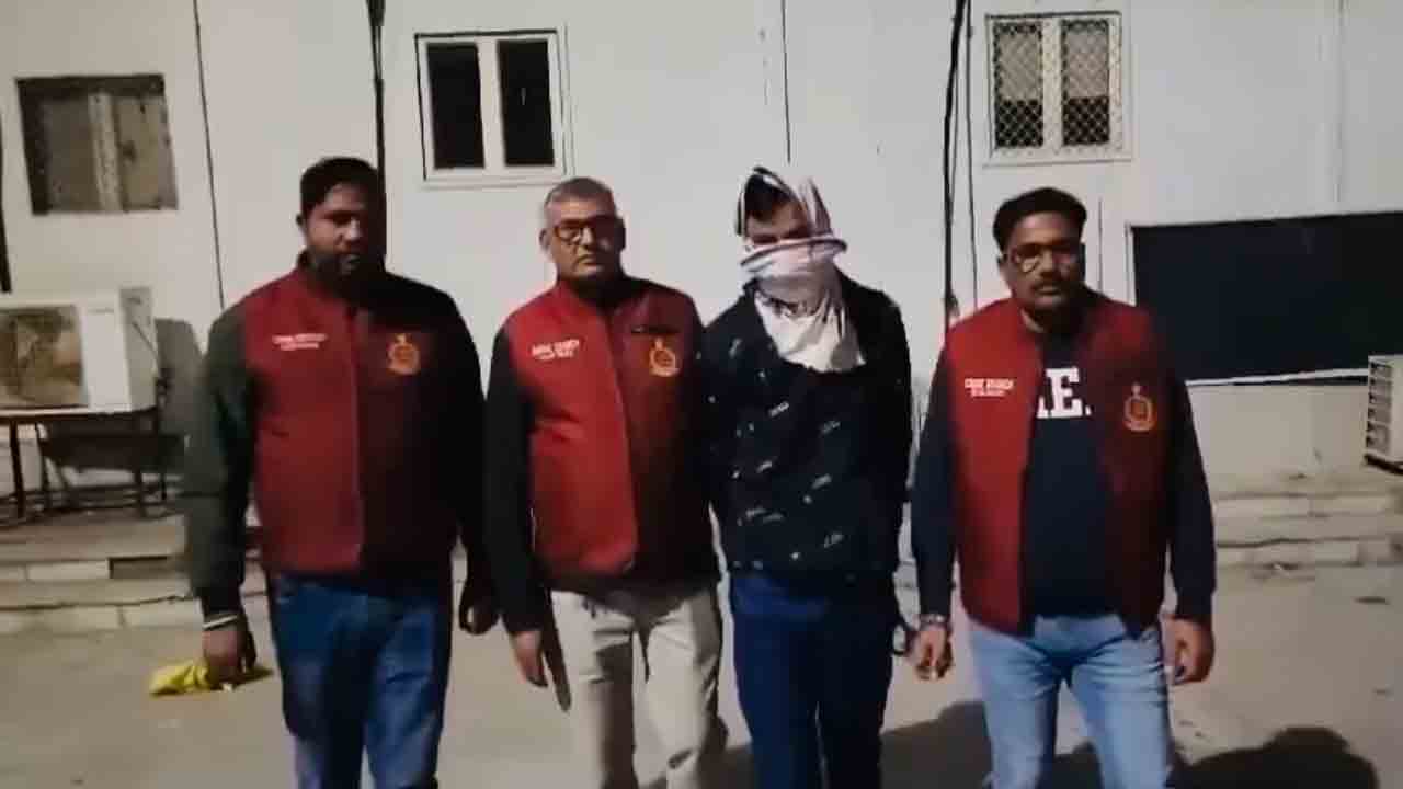 Robber Anuj | ఎట్టకేలకు పోలీసులకు చిక్కిన ఘరానా దొంగ.. Video