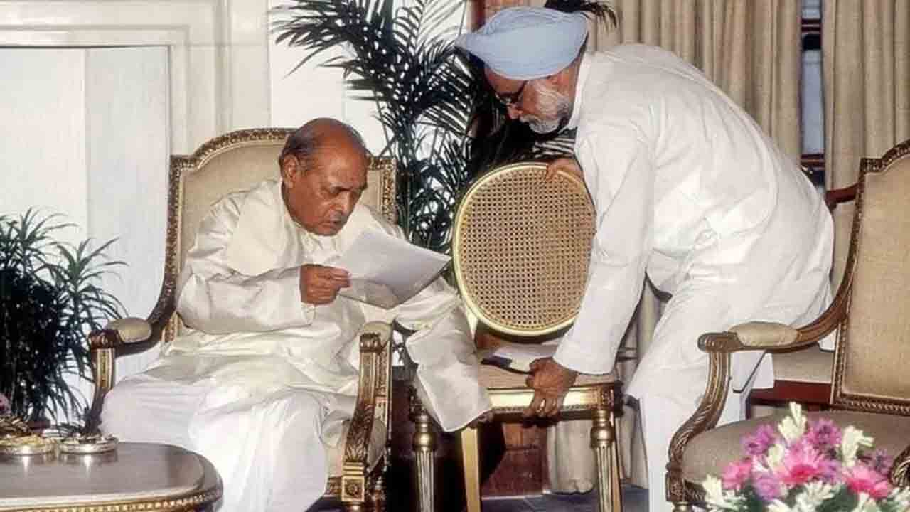 Manmohan Singh | ఆర్బీఐ గవర్నర్‌గా ఉన్న మన్మోహన్‌ సింగ్‌ను.. రాజకీయాల్లోకి తీసుకొచ్చిన పీవీ