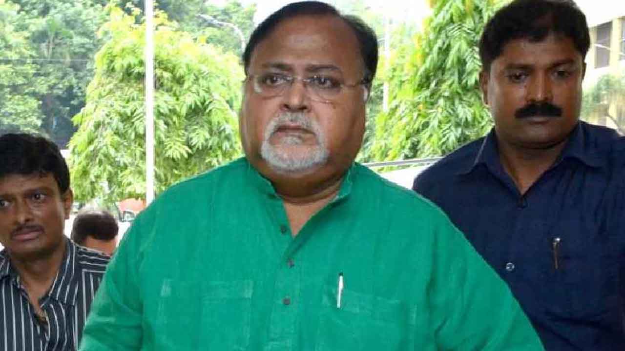 హోదాను బట్టి బెయిల్‌ ఇవ్వలేం