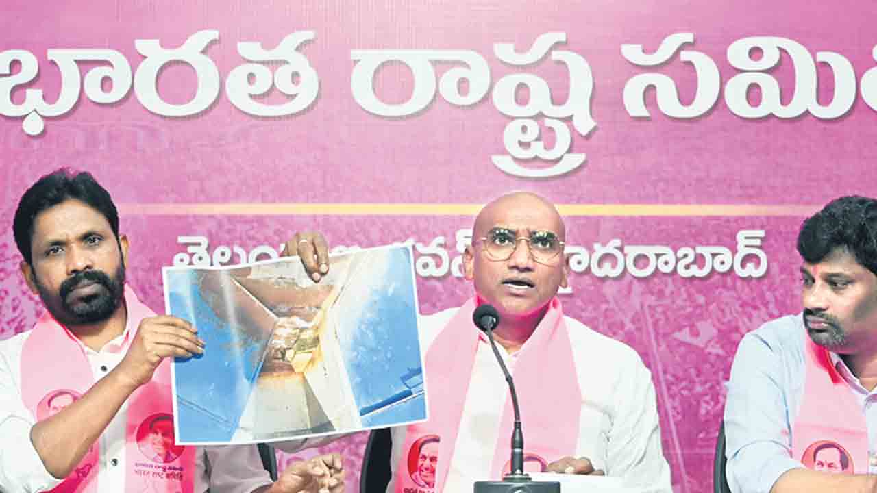 హాస్టళ్లపై చర్చకు సిద్ధమా?