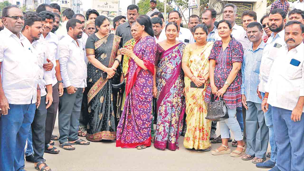 తీర్మానాలు లేకుండానే పనులా?