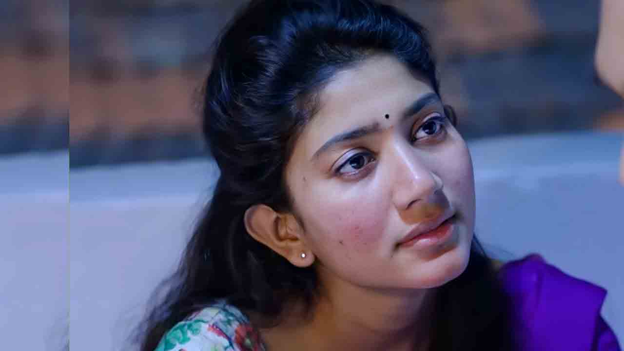 Actress Sai Pallavi | నేను ఆ తప్పు చేయలేదు.. ఏడుస్తూ చెప్పిన నటి సాయిపల్లవి