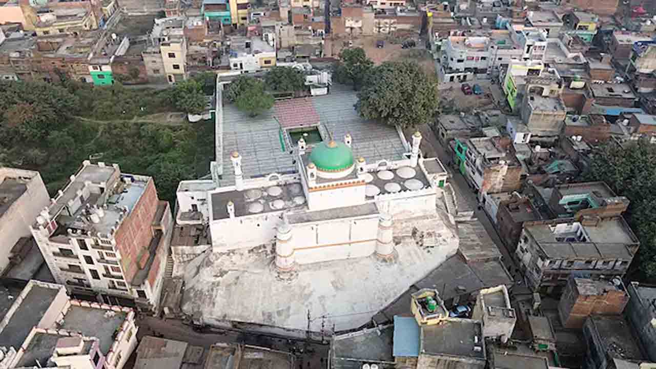 Sambhal Masjid | సంభల్‌ మసీదు వారసత్వ కట్టడం.. నిర్వహణ మాకు అప్పగించండి:    ఆర్కియాలజికల్ సర్వే
