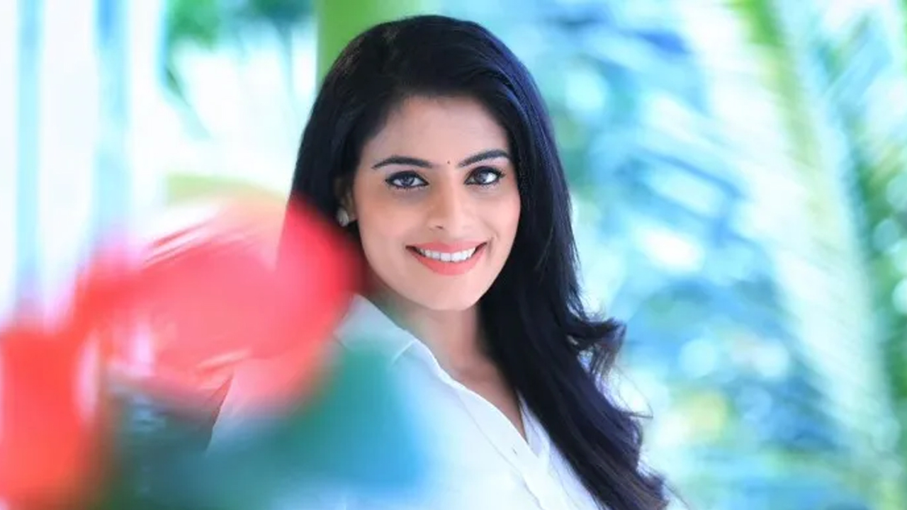 Actress Shobhita | సినిమా ఇండస్ట్రీలో విషాదం.. ప్రముఖ బుల్లితెర నటి శోభిత ఆత్మహత్య..!