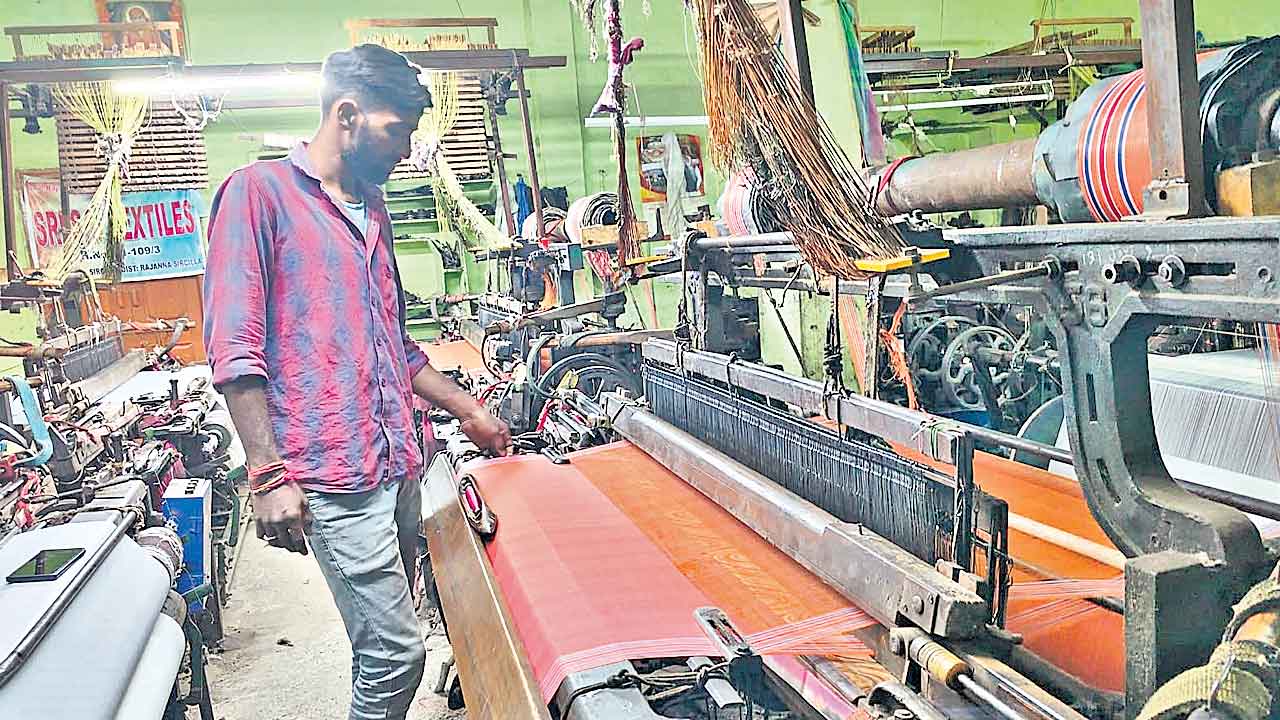 Sircilla | సిరిసిల్లకు పొంగల్‌ చీరల ఆర్డర్లు.. నేతన్నకు జీవం పోస్తున్న తమిళనాడు ‘అమ్మ చీర’