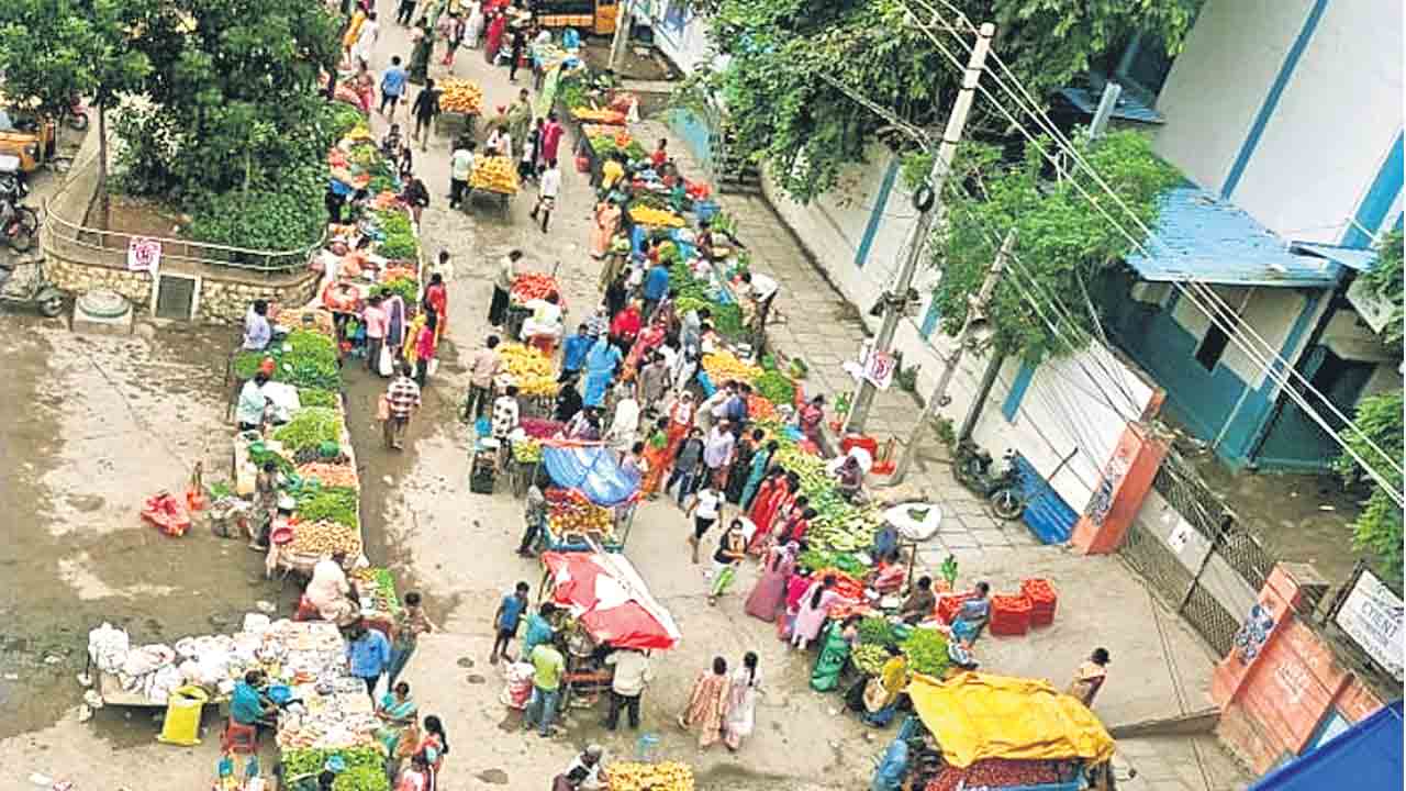 మేయర్‌ ఇలాకాలో.. వసూళ్ల పర్వం