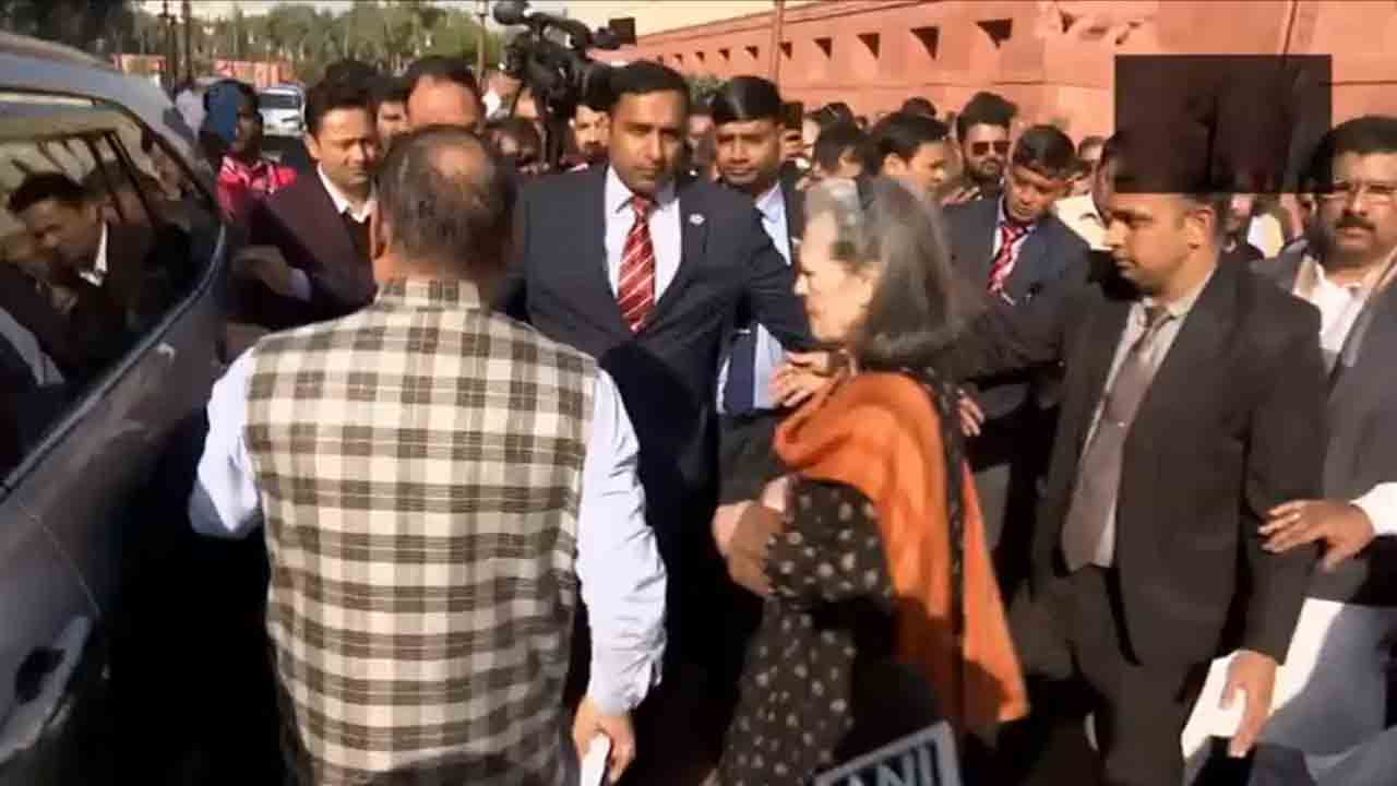 Sonia Gandhi | ప్రియాంకాగాంధీ తొలి స్పీచ్‌ ఎక్సలెంట్‌ : సోనియాగాంధీ