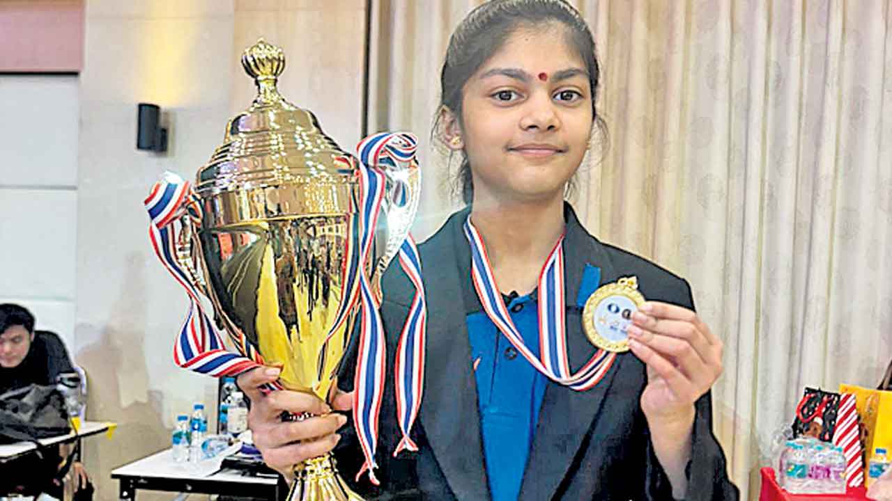 దర్శినికి స్వర్ణం