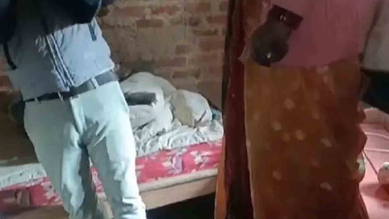 Suicides | నిమిషాల తేడాతో మామా, కొత్త కోడలు ఆత్మహత్య.. గ్రామంలో విషాదం..!