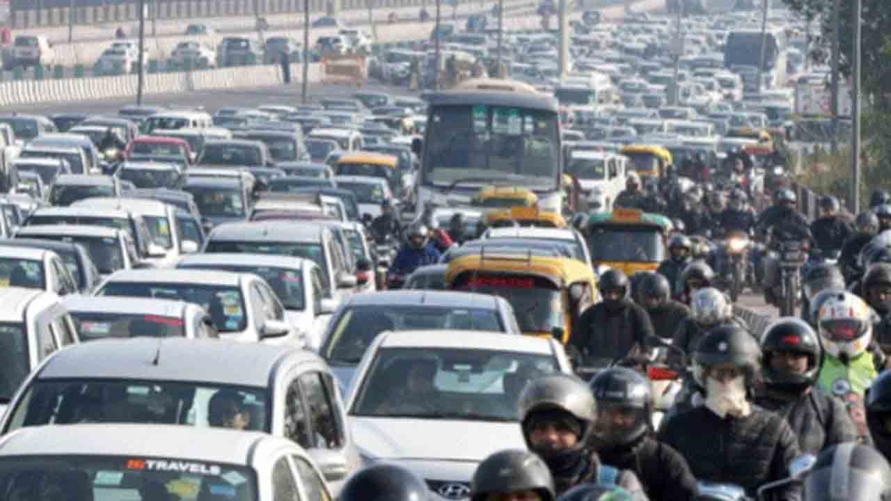 Farmers March | రైతుల ఆందోళన.. ఢిల్లీ – నోయిడా సరిహద్దుల్లో భారీగా ట్రాఫిక్‌ జామ్‌