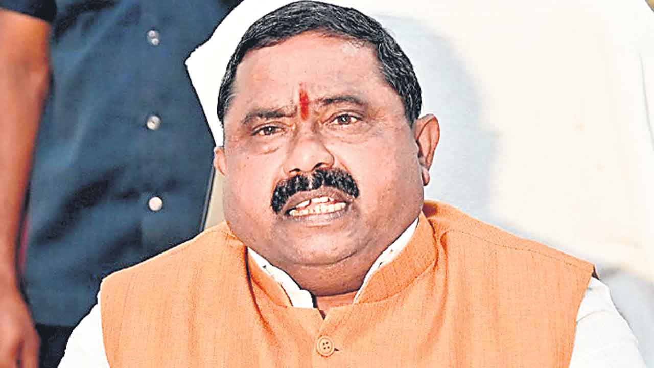 అన్యాయం జరిగితే మాకు చెప్పండి