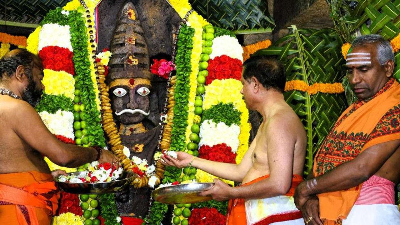 Srisailam Temple | శ్రీశైలంలో ఘనంగా బయలు వీరభద్రుడికి అమావాస్య పూజలు..